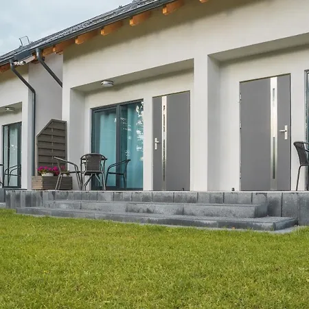 Marina Apartamentowe 야스타르니아